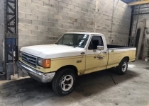 Vends pick up FORD F150 à restaurer